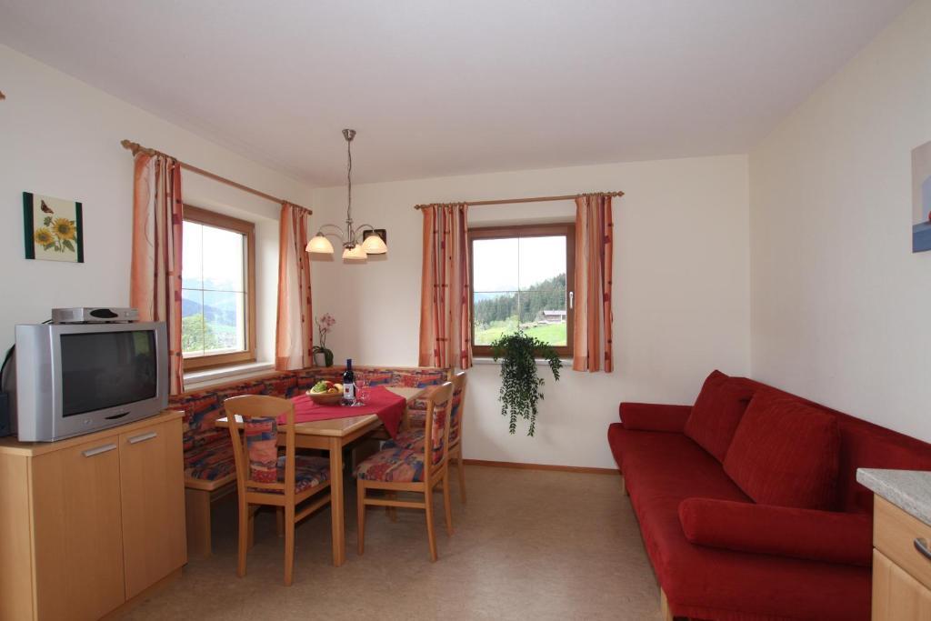 Bauernhof Hundbichl Villa Brixen im Thale Ruang foto